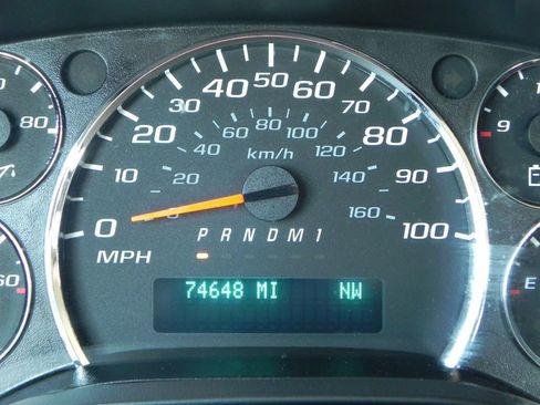 Used 2017 Chevrolet Express 2500 LS image 9