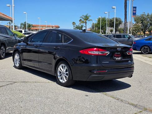 Used 2020 Ford Fusion SE FWD image 6