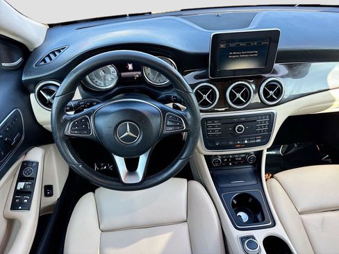 Used 2017 Mercedes-Benz GLA 250 w/ Premium Package image 21