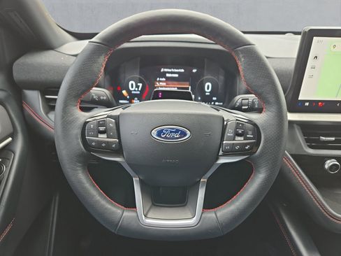 Used 2025 Ford Explorer ST-Line image 13