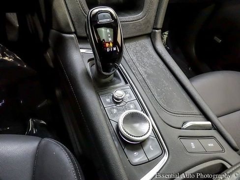 Certified 2025 Cadillac XT5 Premium Luxury image 18