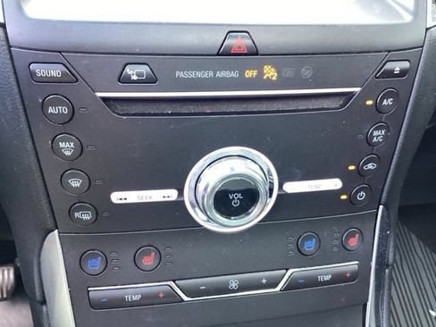 Used 2019 Ford Edge Titanium w/ Equipment Group 301A AWD/4WD image 33