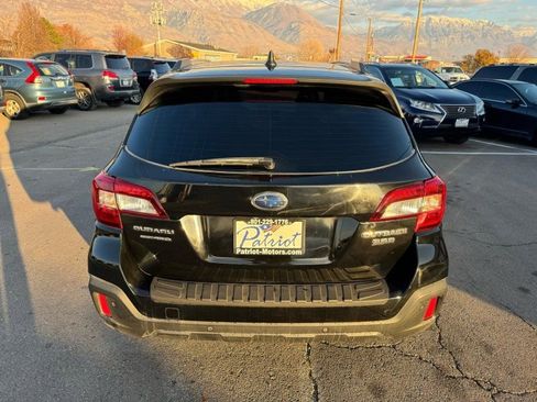 Used 2018 Subaru Outback 3.6R Touring image 5