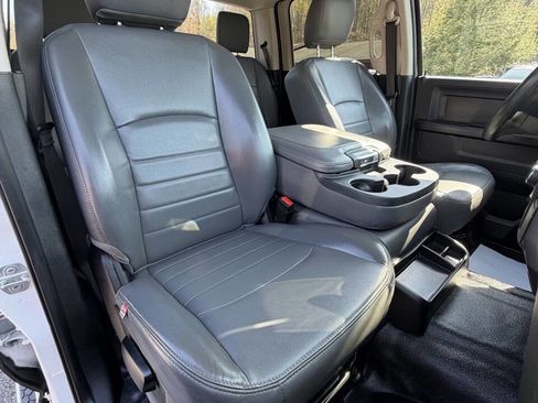 Used 2018 RAM 3500 Tradesman w/ Chrome Appearance Group image 34