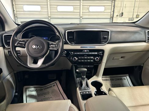 Used 2022 Kia Sportage EX image 4