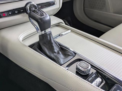 Used 2019 Volvo V90 T5 Cross Country w/ Advanced Package image 12