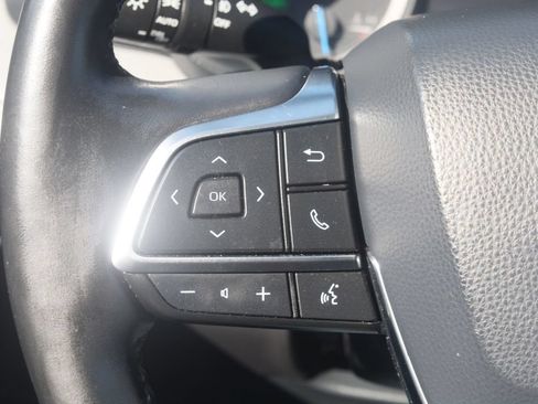 Used 2020 Toyota Highlander XLE AWD/4WD image 10