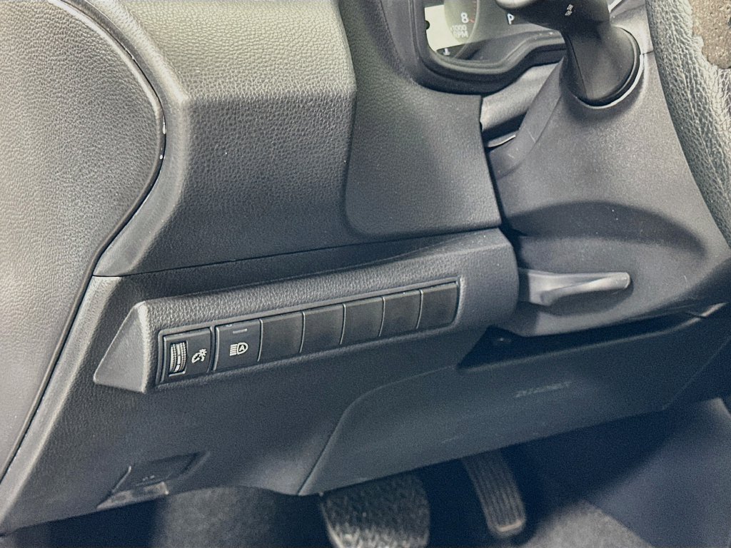 Used 2025 Toyota Corolla LE FWD image 10