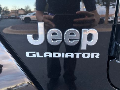 Used 2020 Jeep Gladiator Overland AWD/4WD image 29