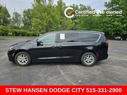 Used 2023 Chrysler Pacifica Touring-L