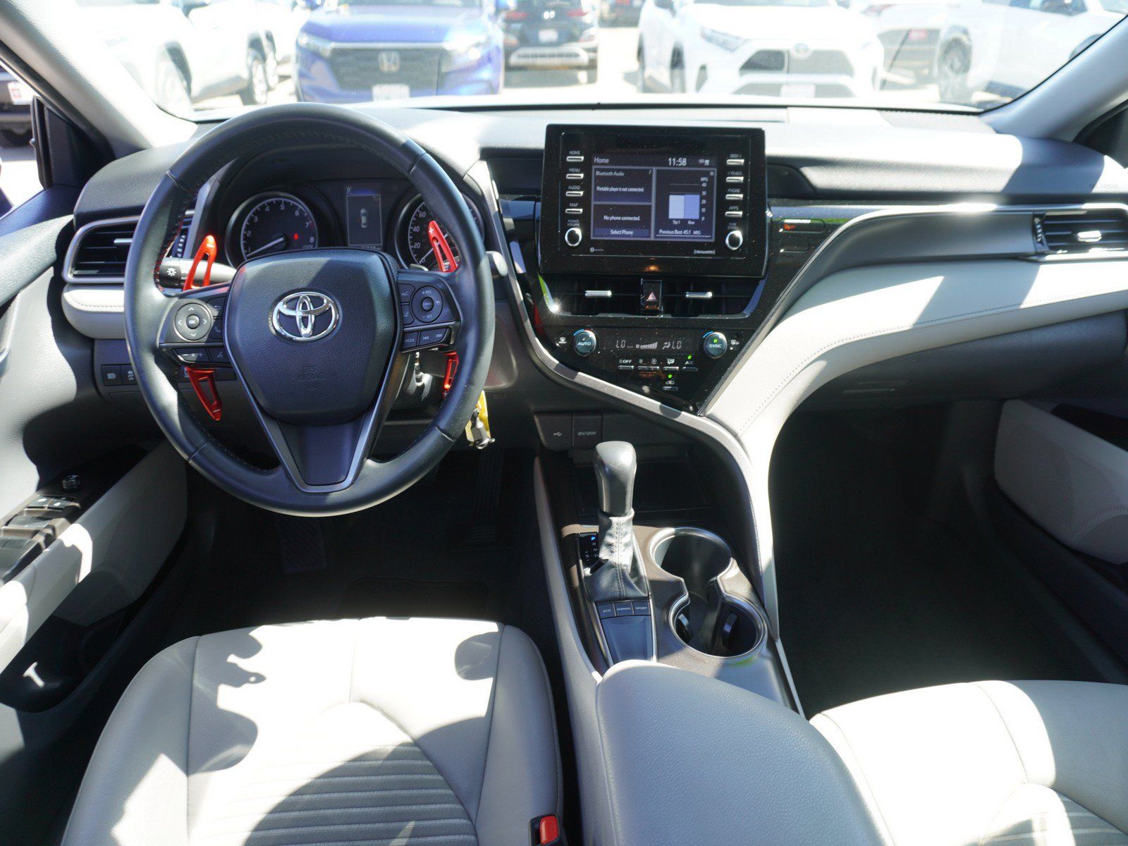 Used 2023 Toyota Camry SE FWD image 2