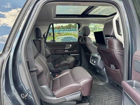 Used 2026 Ford Expedition Max Platinum w/ Platinum Ultimate Package AWD/4WD image 10