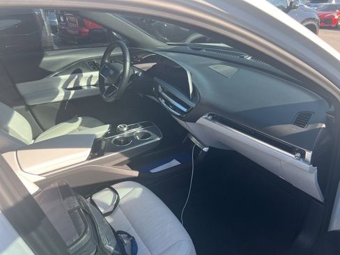 Used 2024 Cadillac Lyriq Luxury image 15