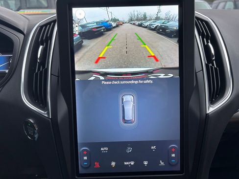 Used 2024 Ford Edge Titanium w/ Titanium Elite Package image 28