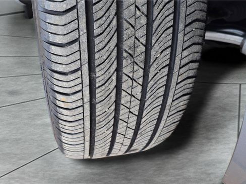 Used 2023 Buick Envision Avenir image 34