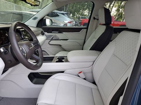 Used 2024 GMC Acadia Denali w/ Super Cruise Package image 18