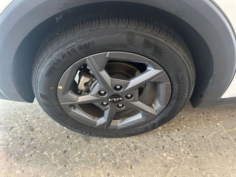 Used 2025 Kia K4 LXS image 30