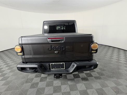 Used 2021 Jeep Gladiator Sport image 6