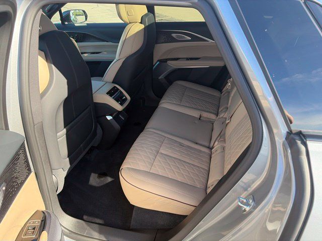 Used 2026 Cadillac Lyriq Signature Luxury w/ Nappa Leather Package AWD/4WD image 11