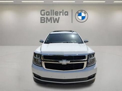 Used 2019 Chevrolet Tahoe LT w/ Luxury Package RWD image 3