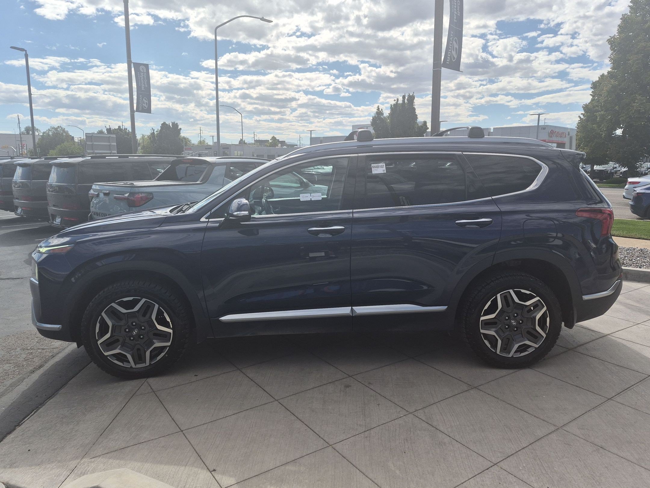 Used 2022 Hyundai Santa Fe Limited AWD/4WD image 8
