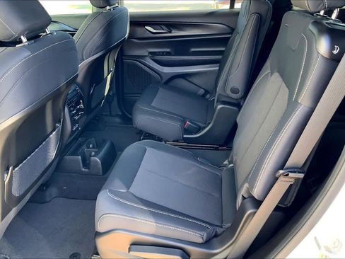 New 2026 Jeep Grand Cherokee L Laredo X image 20