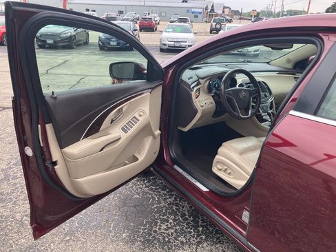 Used 2016 Buick LaCrosse Leather w/ Experience Buick Package FWD image 9