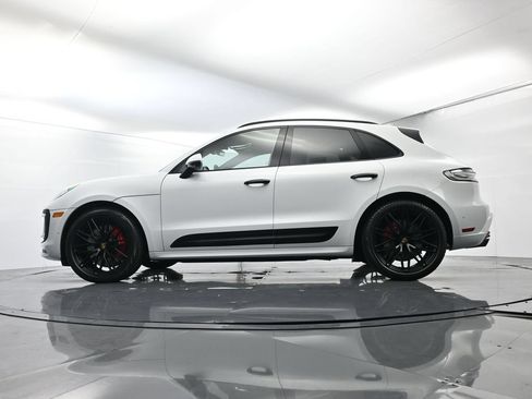 Certified 2025 Porsche Macan GTS AWD/4WD image 46