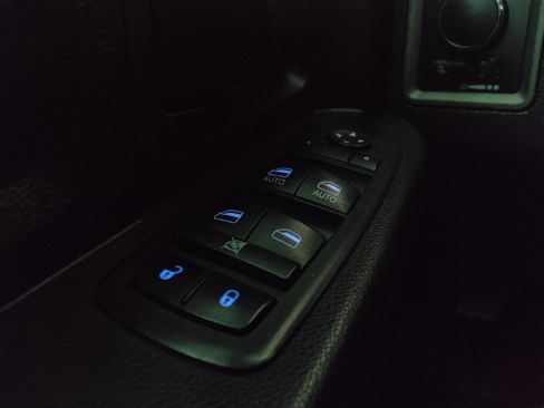 Used 2018 RAM 1500 Tradesman RWD image 27