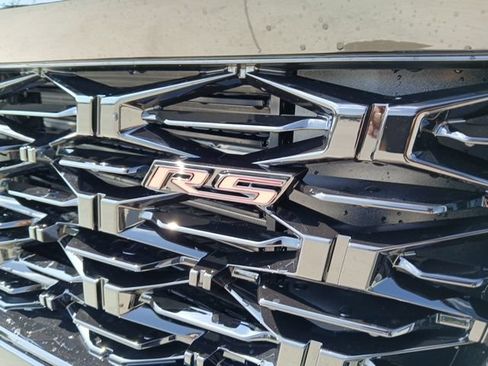 Used 2027 Chevrolet Traverse RS AWD/4WD image 9