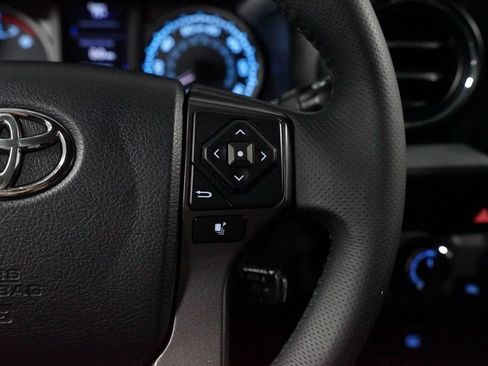 Used 2016 Toyota Tacoma TRD Off-Road w/ Towing Package AWD/4WD image 14