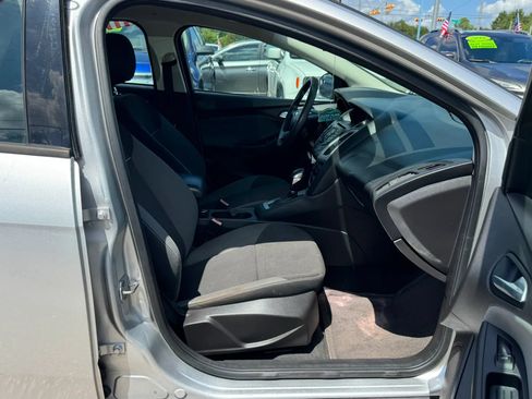 Used 2012 Ford Focus SE FWD image 12