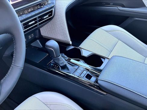Used 2026 Toyota Camry XLE w/ Premium Plus Package AWD/4WD image 17