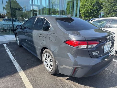Used 2025 Toyota Corolla LE FWD image 3
