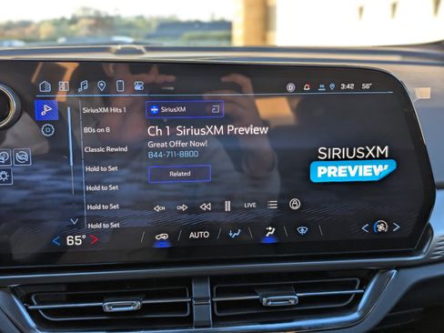 Used 2025 Chevrolet Equinox EV LT image 27