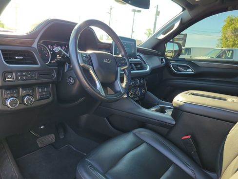 Used 2021 Chevrolet Tahoe Z71 w/ Z71 Off-Road Package AWD/4WD image 19