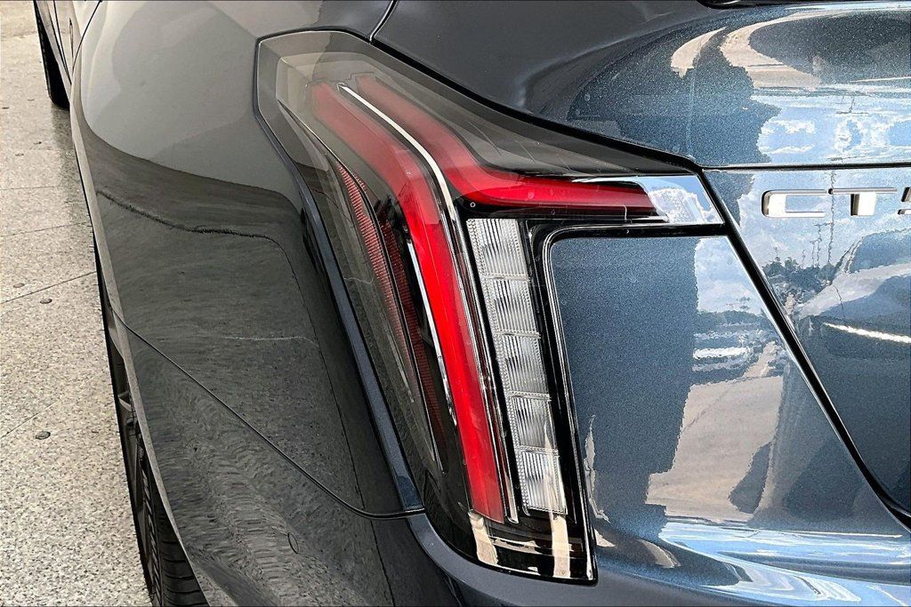 Used 2026 Cadillac CT5 V w/ Technology Package RWD image 38