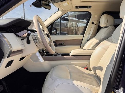 Used 2023 Land Rover Range Rover Long Wheelbase SE image 6