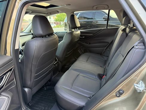 Used 2025 Subaru Outback Limited AWD/4WD image 11