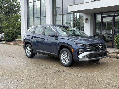 New 2026 Hyundai Tucson SE AWD/4WD image 2