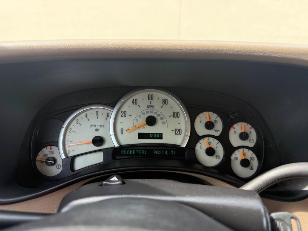 Used 2004 Chevrolet Silverado 2500 LT w/ Skid Plate Package AWD/4WD image 14