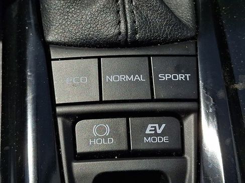 Used 2025 Toyota Camry SE FWD image 21