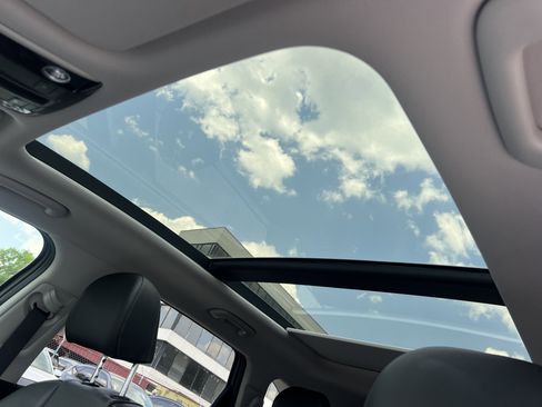 Used 2023 Kia Sorento SX image 32