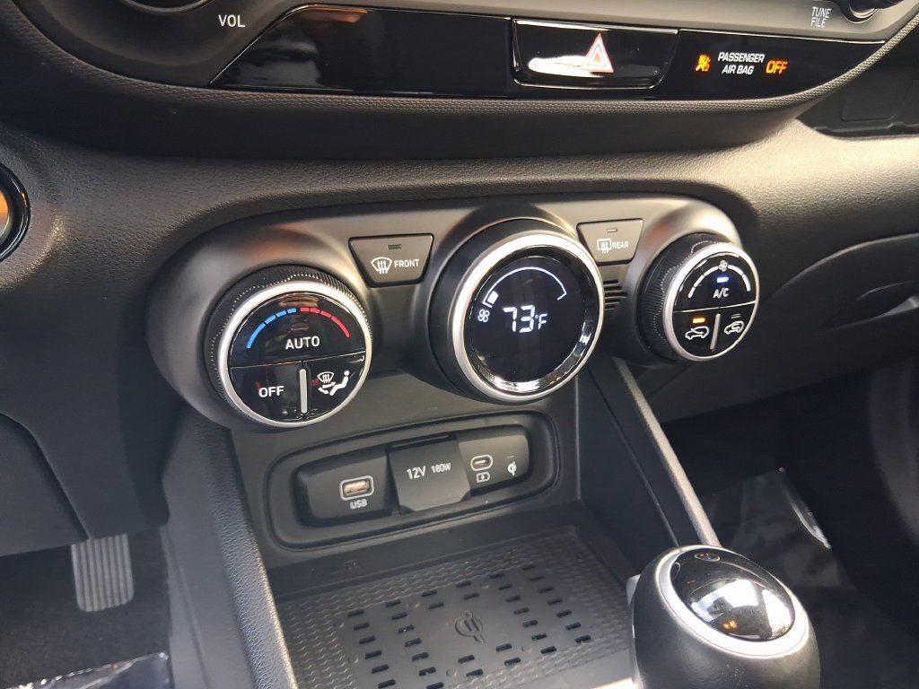 Used 2026 Hyundai Venue SEL FWD image 23