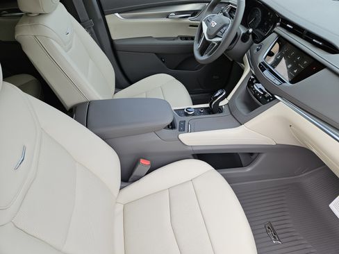 New 2026 Cadillac XT5 Premium Luxury w/ Driver Assist Package image 10