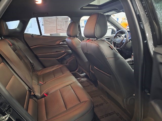 Used 2024 Chevrolet Trax RS w/ Sunroof Package FWD image 12