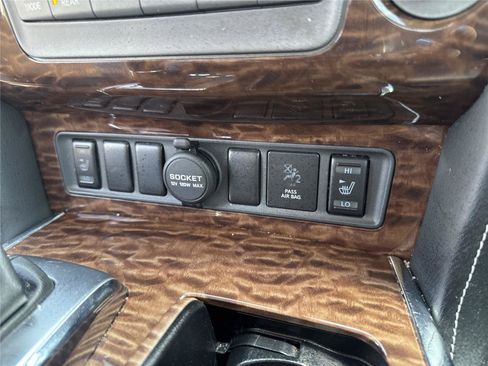 Used 2017 Nissan Armada SL w/ Interior Lighting Package RWD image 27