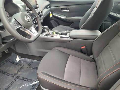 New 2025 Nissan Sentra SR image 5