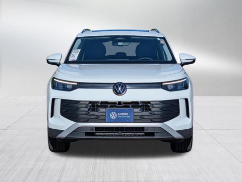 Certified 2025 Volkswagen Tiguan SE AWD/4WD image 2
