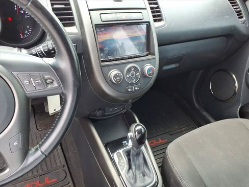 Used 2013 Kia Soul + w/ Audio Pkg FWD image 35